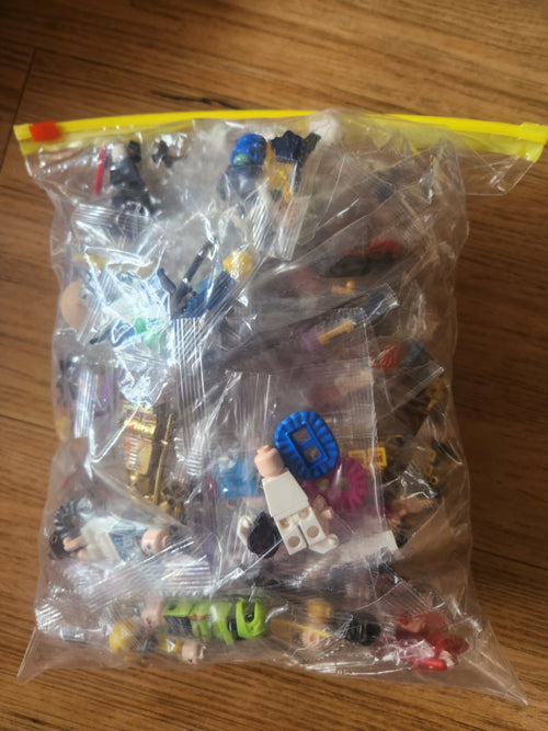B4K assorted Minifigures- 100 per pack